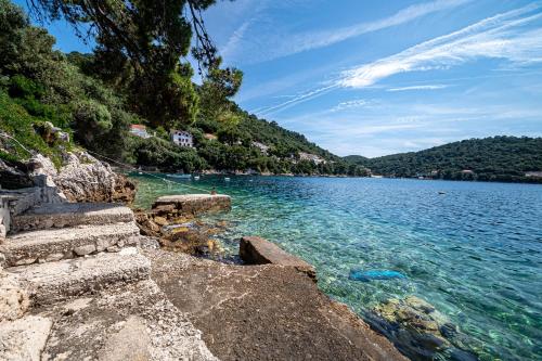 Apartments by the sea Ubli Lastovo 16599 — 4-Star Luxury Hotel in Lastovo, Croatia