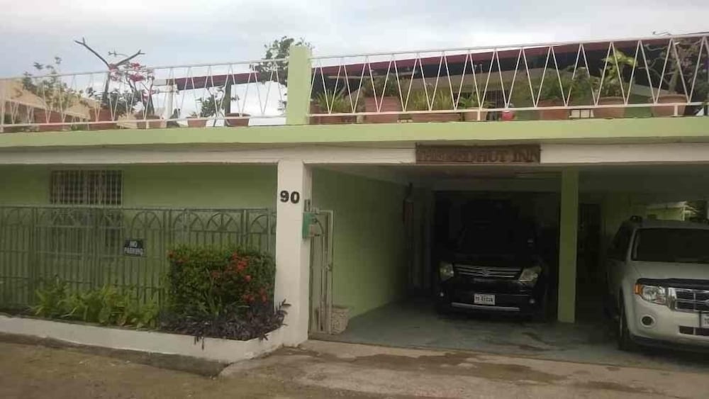 The Red Hut Inn — Belize City — photo 2
