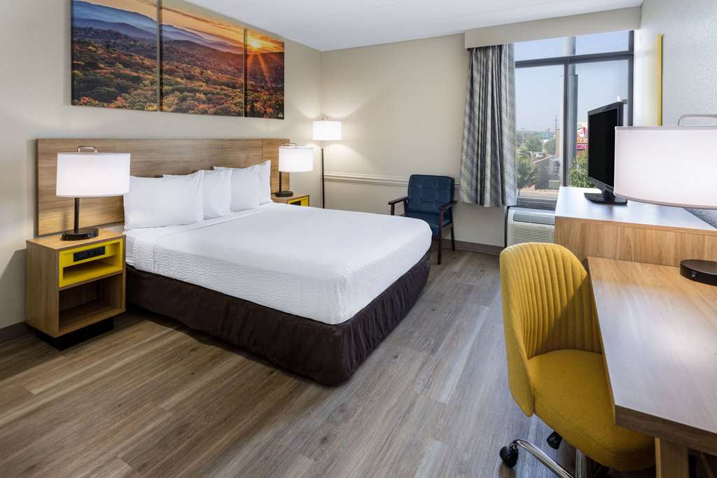 Days Inn by Wyndham Winchester - photo 17