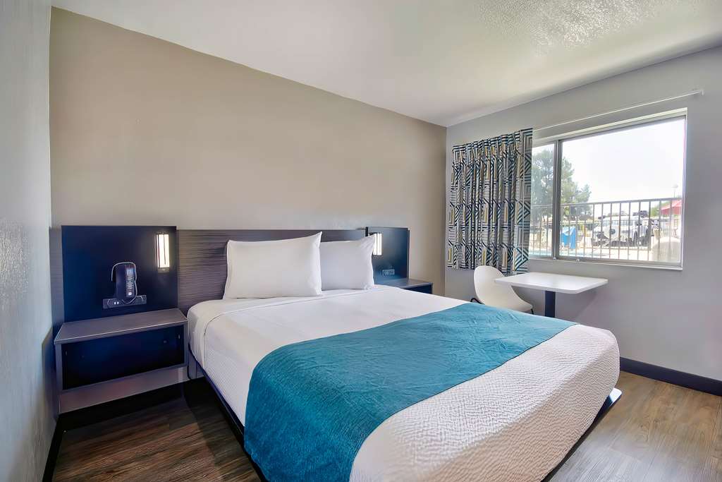 Motel 6 Palmdale CA - photo 16