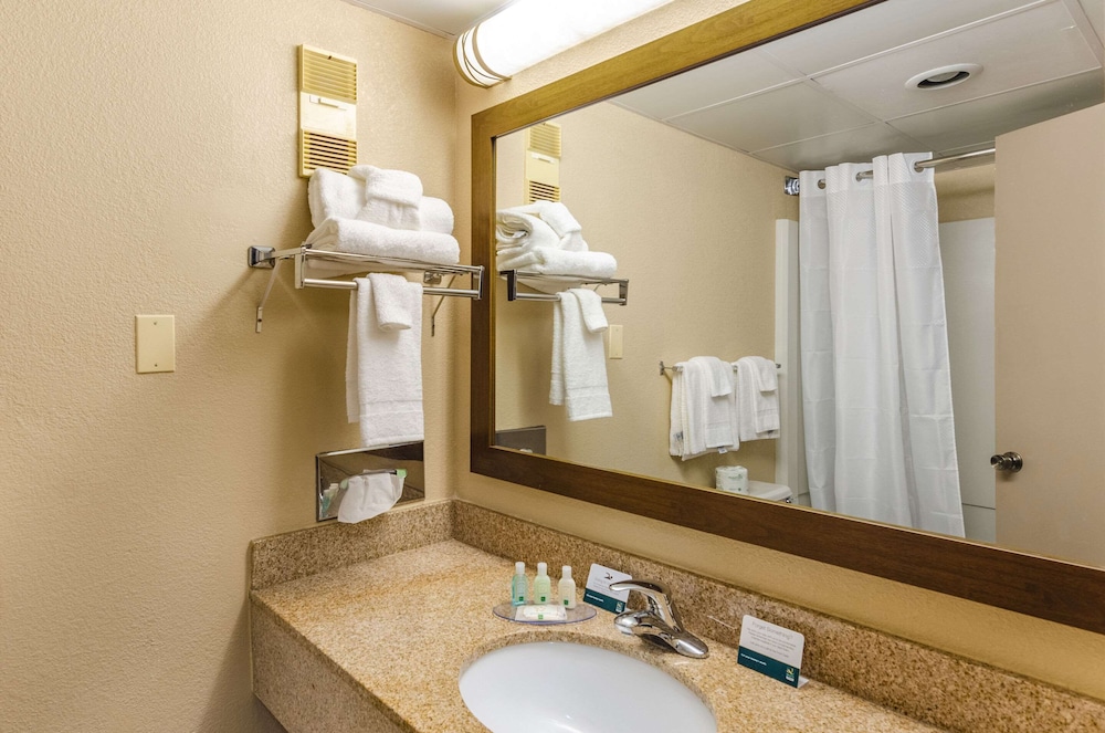 Quality Inn Radford West Blacksburg I 81 - photo 23