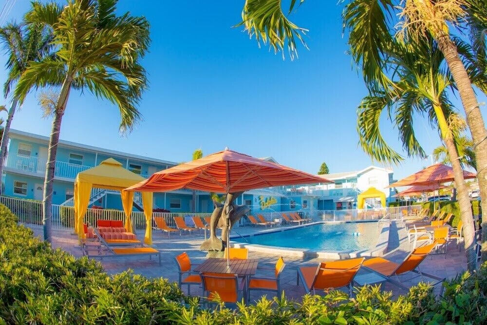 St Pete Beach Suites - photo 99