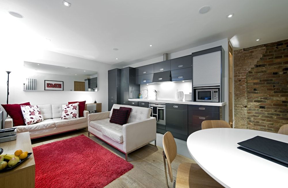 HomefromHolme St Peters Mews — 4-Star Luxury Hotel in St Albans, United Kingdom