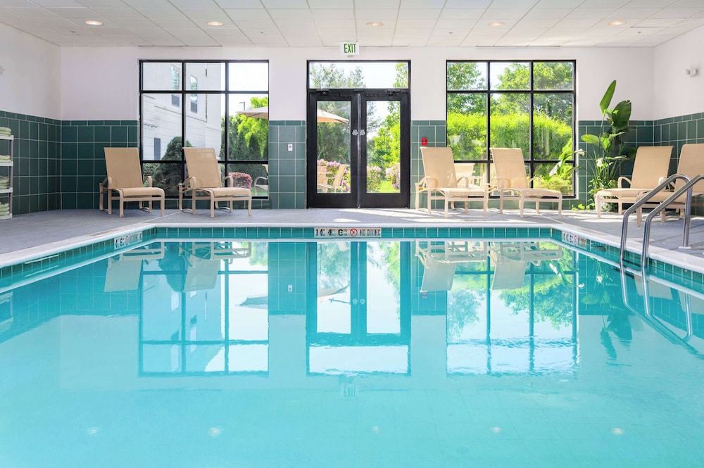 Hampton Inn & Suites Hartford Manchester - photo 28