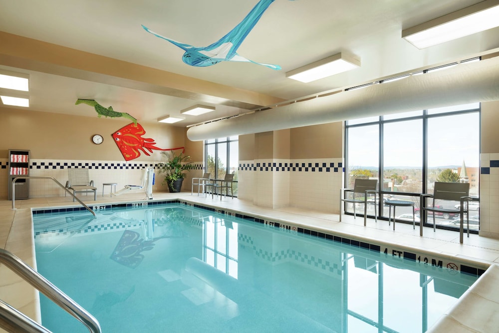 Hampton Inn & Suites Ephrata Mountain Springs - photo 22
