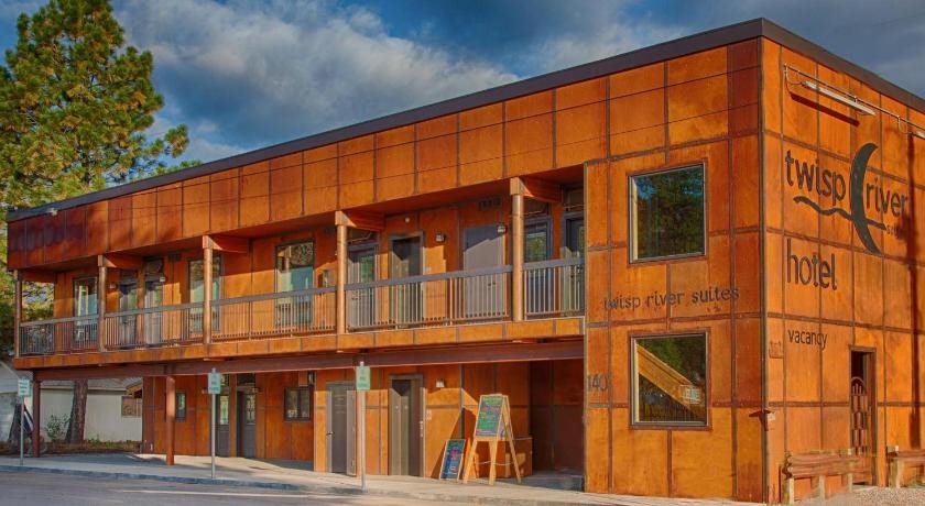 Twisp River Suites - carbon neutral hotel in Winthrop
