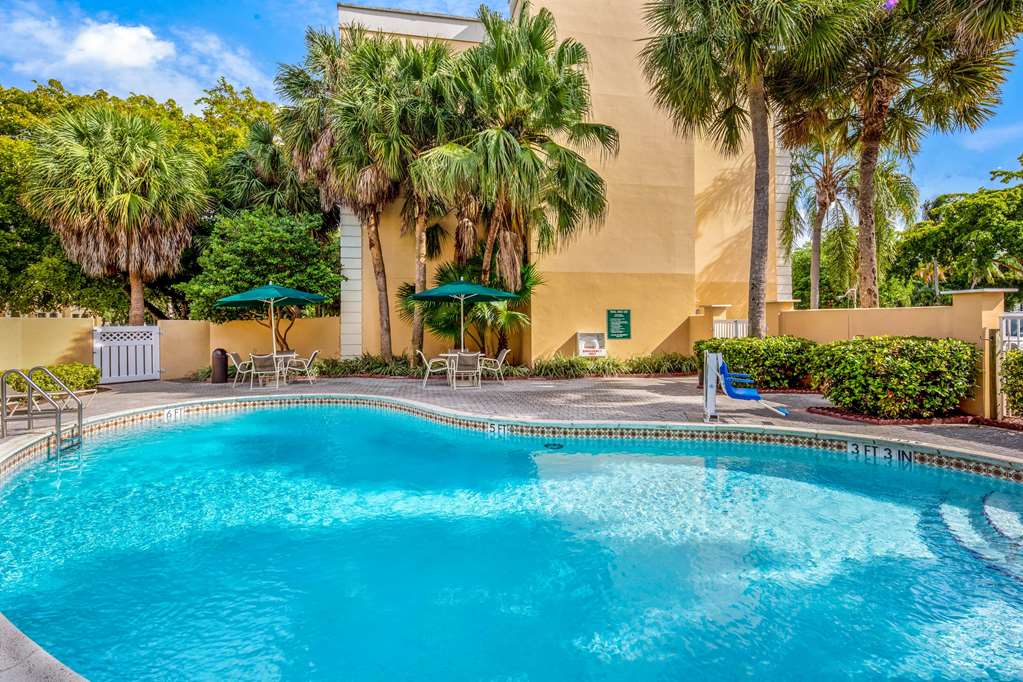 La Quinta Inn & Suites by Wyndham Miami Lakes - photo 8
