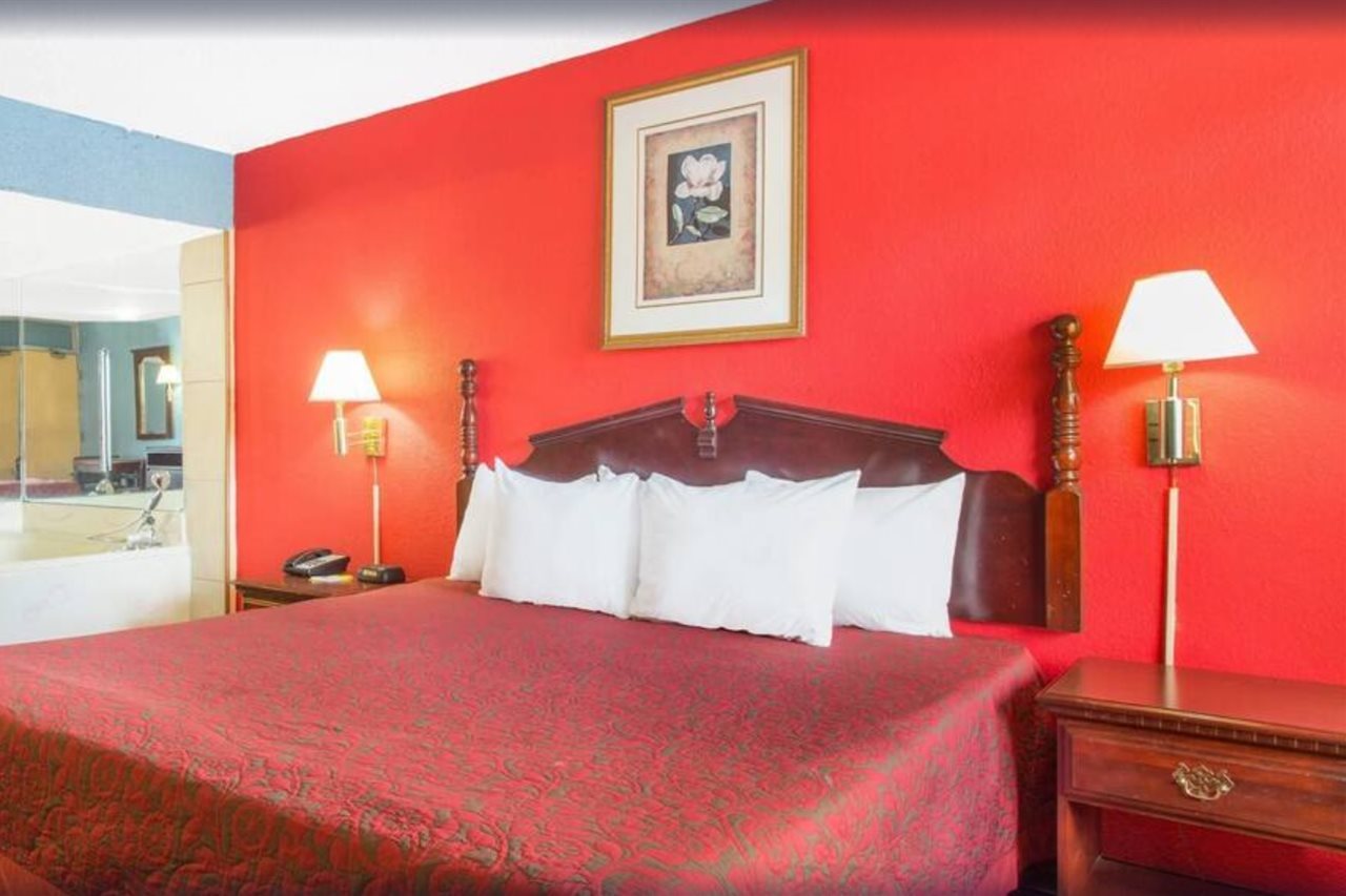 Days Inn by Wyndham Albany - photo 5