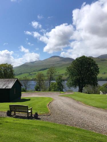 Bracken Lodges Loch Tay Linnie Lodge — 4-Star Luxury Hotel in Aberfeldy, United Kingdom