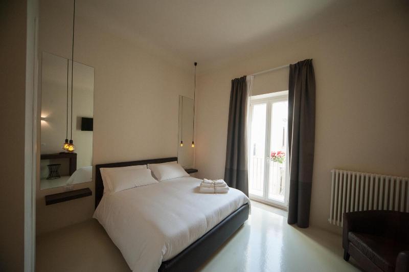 42 Zanardelli B&B — 4-Star Luxury Hotel in Trani, Italy