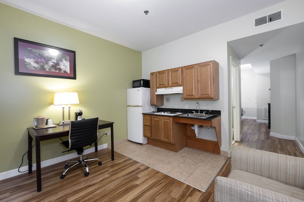 Red Roof Inn & Suites Wilson - photo 5