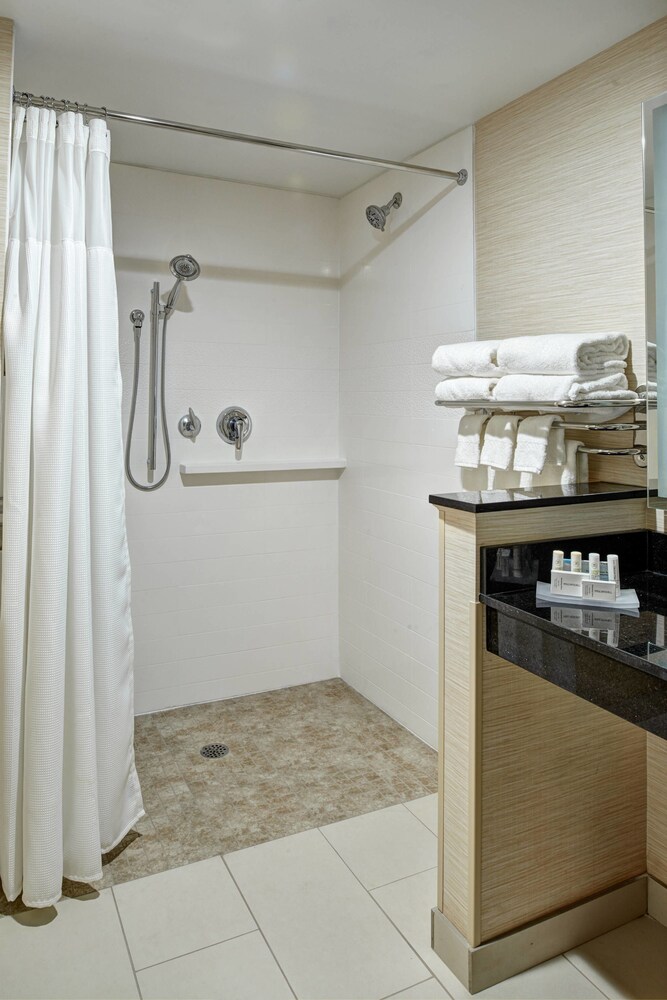 Fairfield Inn & Suites by Marriott Detroit Troy - photo 5