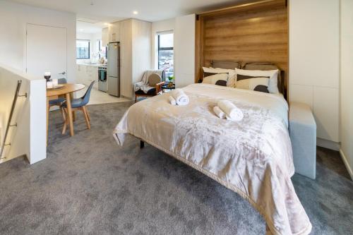 Luxurious Studio Prime location City Centre — 4-Star Luxury Hotel in Christchurch, New Zealand