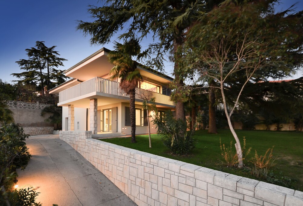 Forgotten Garden Villa — 4-Star Luxury Hotel in Portoroz, Slovenia