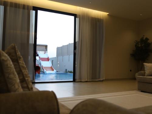 Green gate in Al Buraymi, Oman