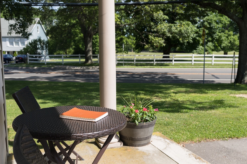 Shorewood Inn - photo 36