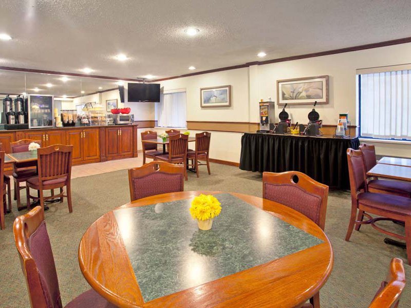 Norwood Inn & Suites Indianapolis East Post Drive - photo 5