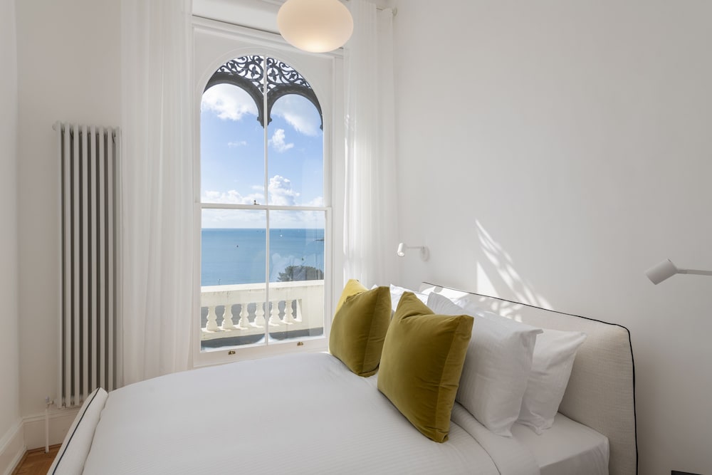 Fox on the Hoe in Plymouth, United Kingdom