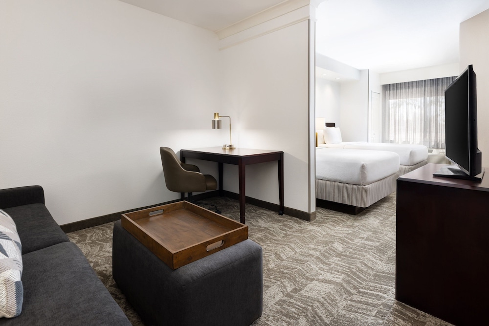 SpringHill Suites by Marriott Fresno - photo 12