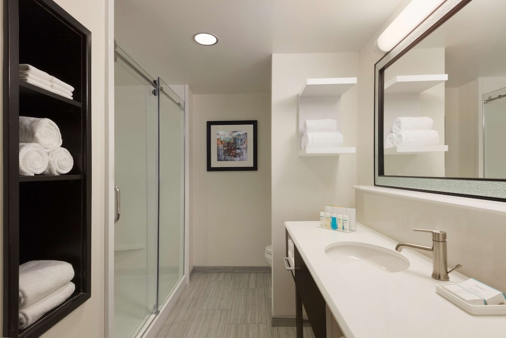 Hampton Inn & Suites Nashville Downtown - photo 57