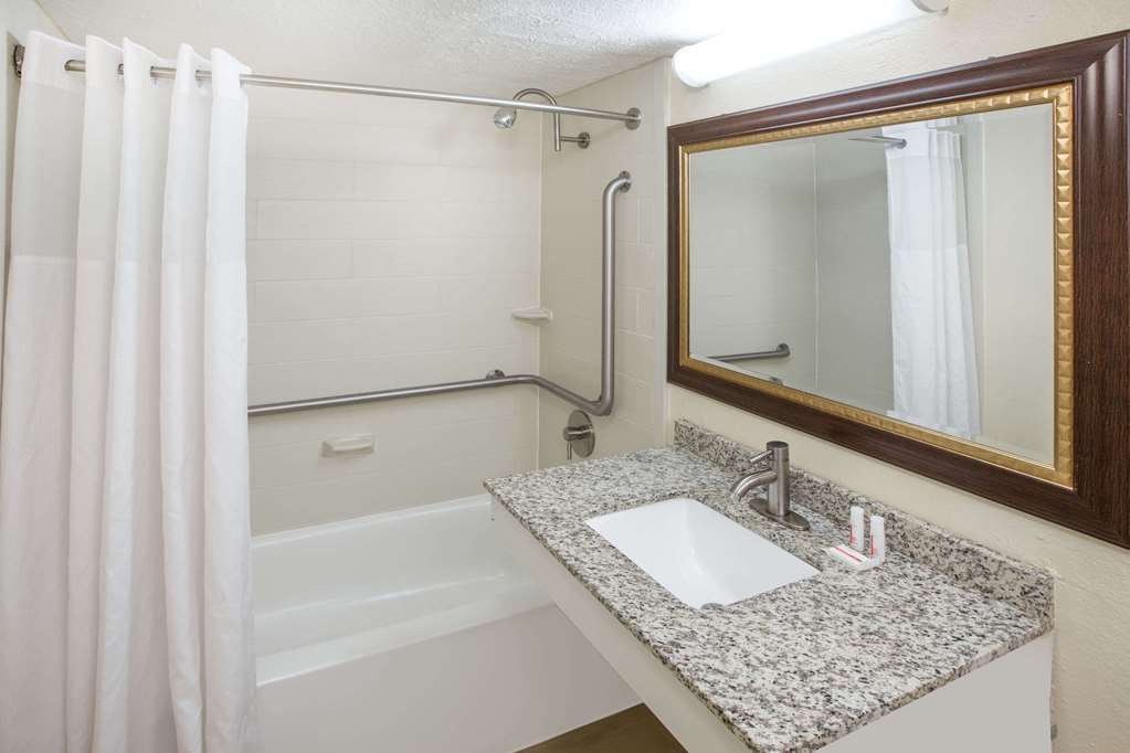 Days Inn by Wyndham Little Rock Medical Center - photo 8