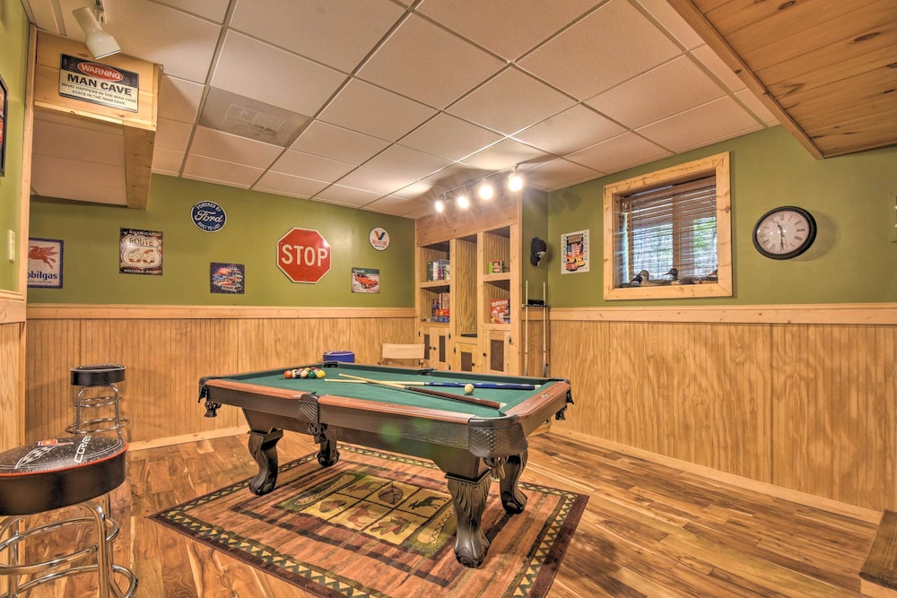 Dreamy Ellijay Resort Cabin with Game Room And Decks - photo 15