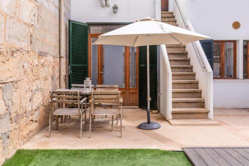 Rooms Can Moreno — 4-Star Luxury Hotel in Ses Salines, Spain