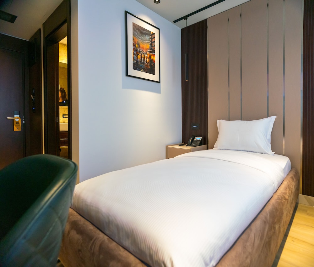 Emery Hotel — Pristina — photo 5