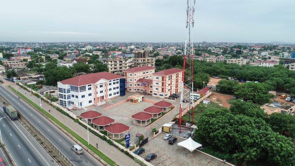 Narpo Hotels - carbon neutral hotel in Accra