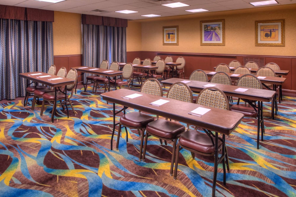 Hampton Inn & Suites Ontario - photo 50