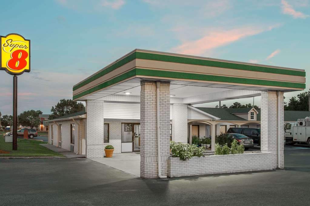 Super 8 by Wyndham Sumter — hotel in Sumter