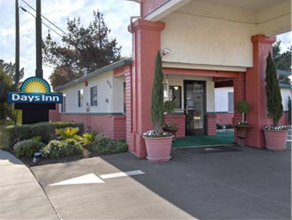 Days Inn Salinas Airport - photo 7