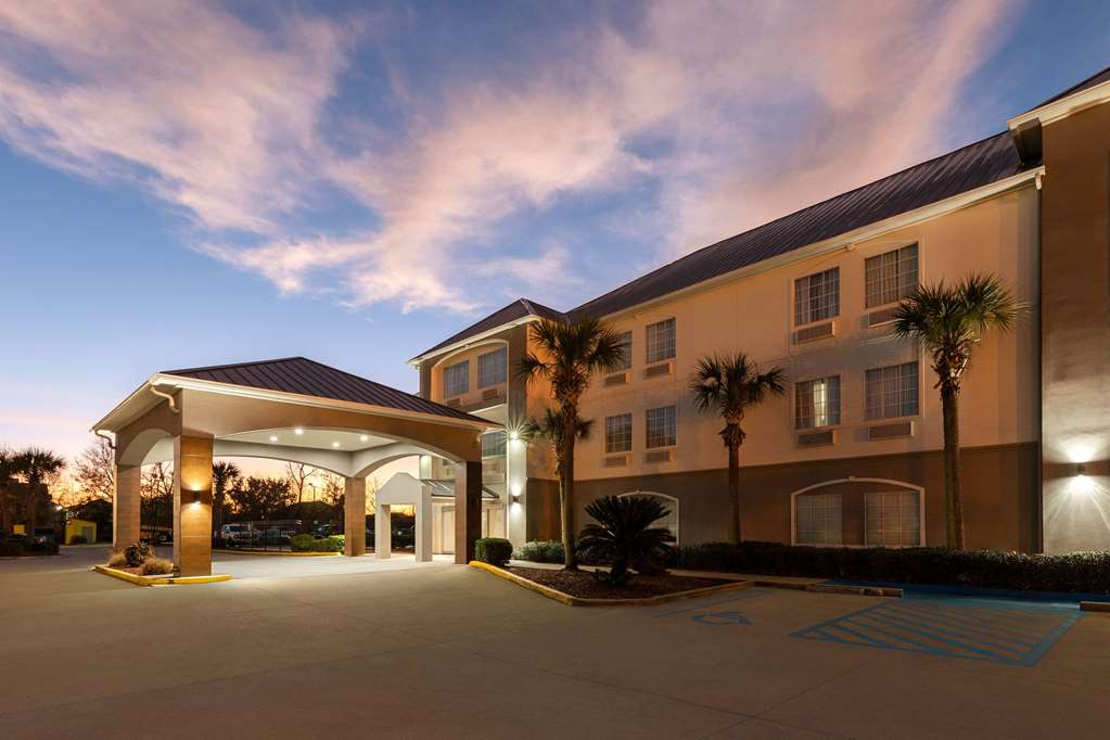 La Quinta Inn & Suites by Wyndham Houma - photo 27