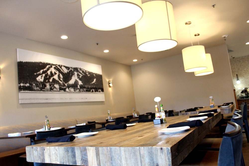 Holiday Inn Resort The Lodge At Big Bear Lake by IHG - photo 50
