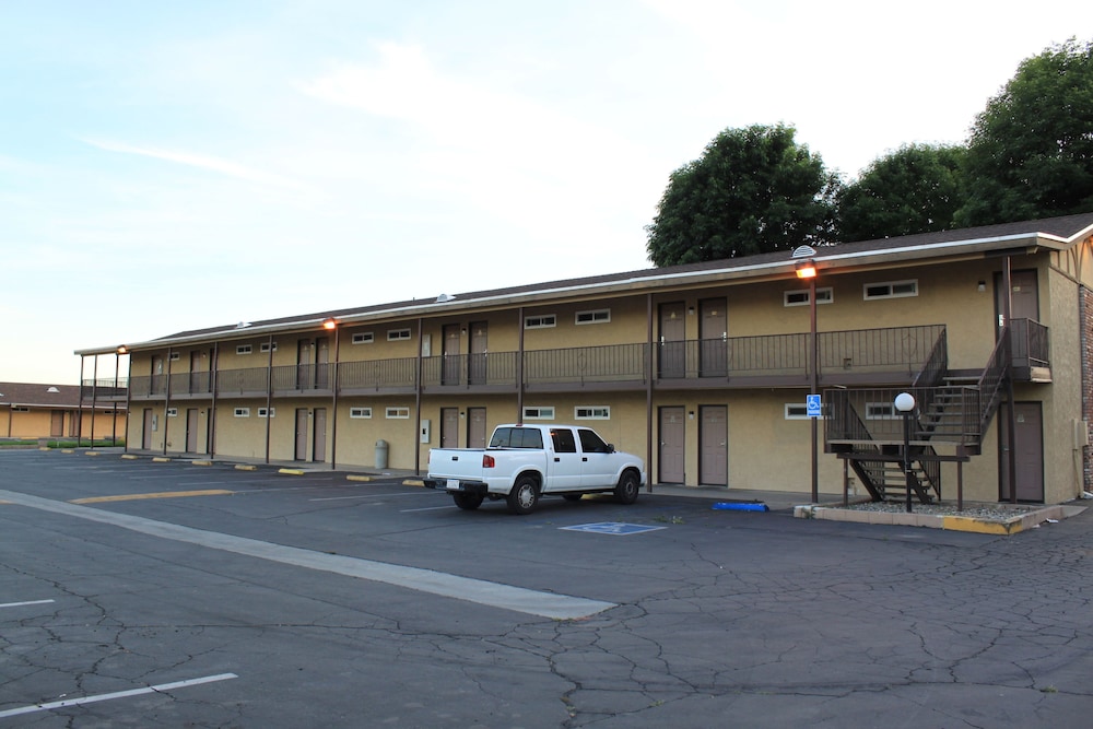 Menifee Inn - photo 10