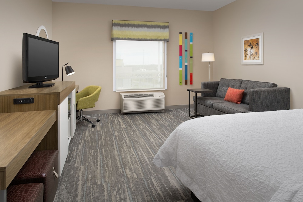 Hampton Inn & Suites Lake City - photo 10
