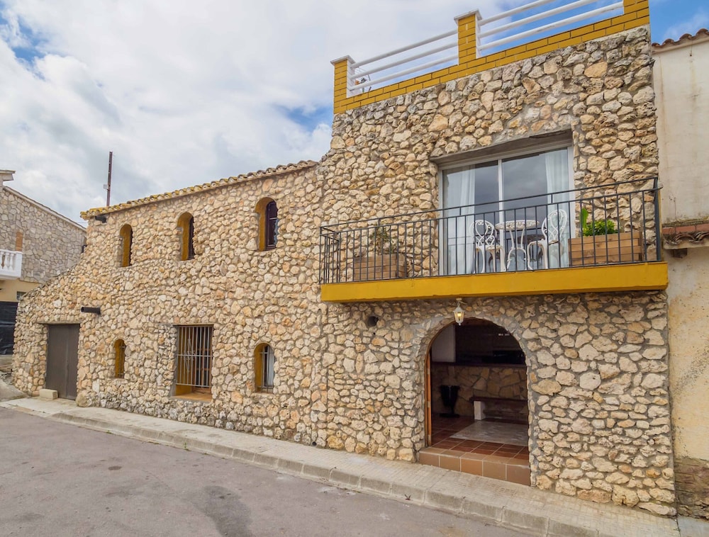 Masía Alt con capacidad hasta 10 personas — hotel in Vilanova I La Geltru