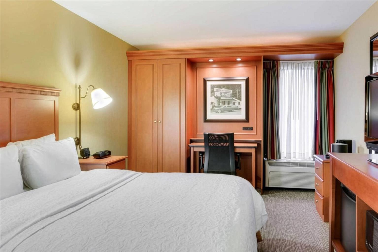Pittsburgh Airport Inn and Suites - photo 5
