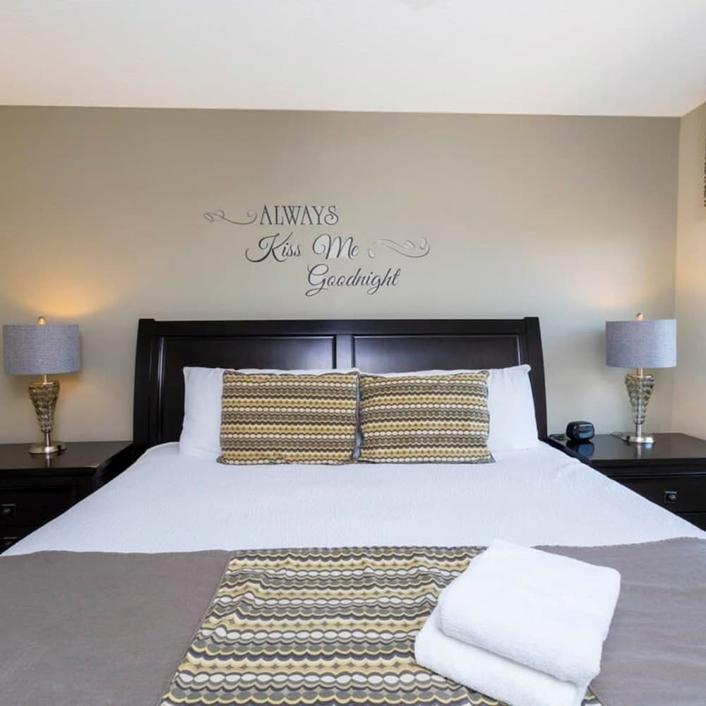 1400 Stunning 8bed with amazing game room - photo 14