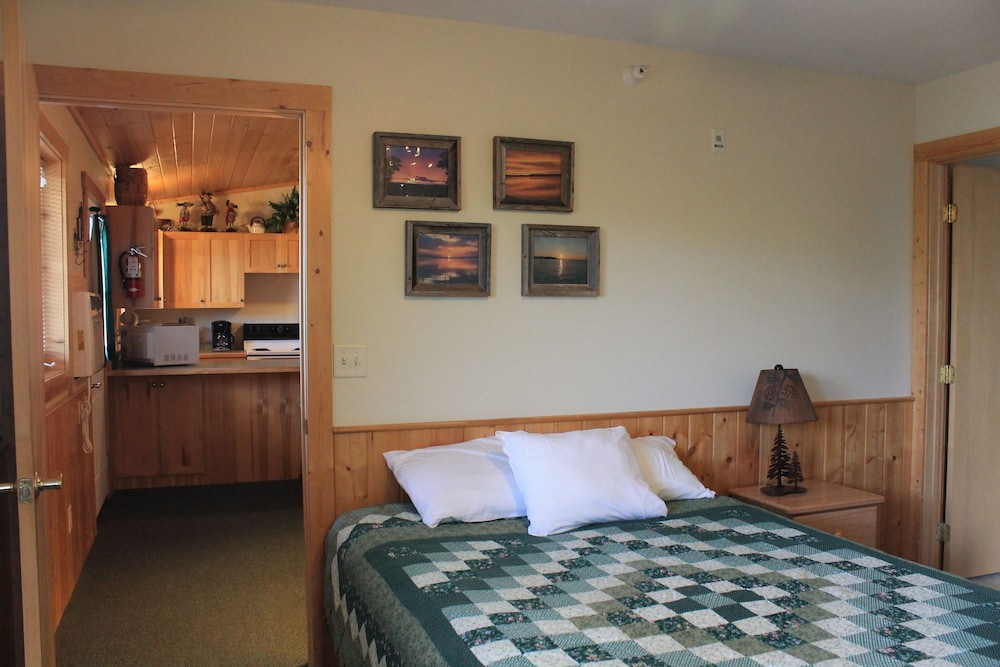 Viking Bay Resort & Lodge - photo 3