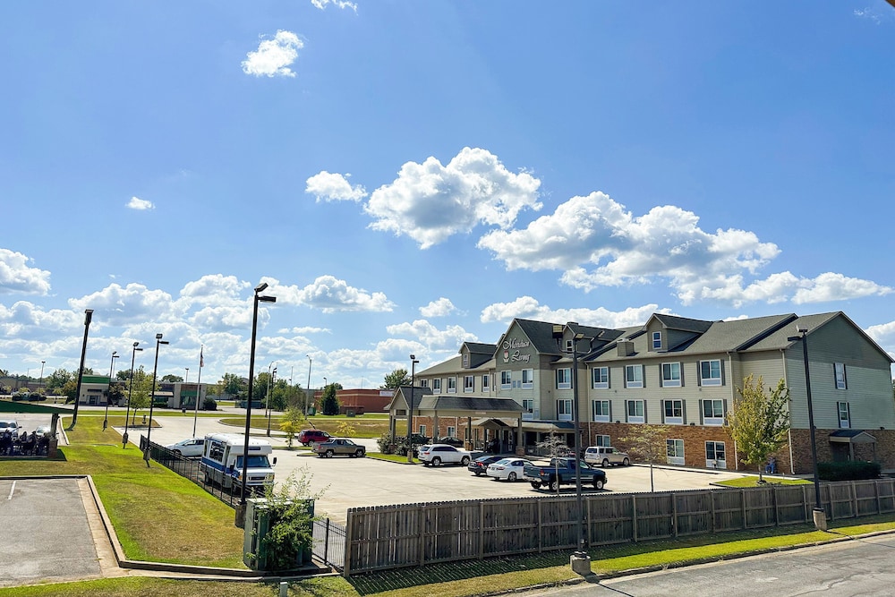 Bonita Lakes Inn by Capital O Meridian I20 - photo 89