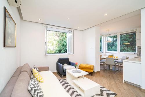 Spacious Two Bedroom Apartment — 4-Star Luxury Hotel in Dubrovnik, Croatia