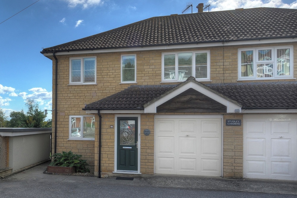 2 Studley Gardens in Lyme Regis, United Kingdom