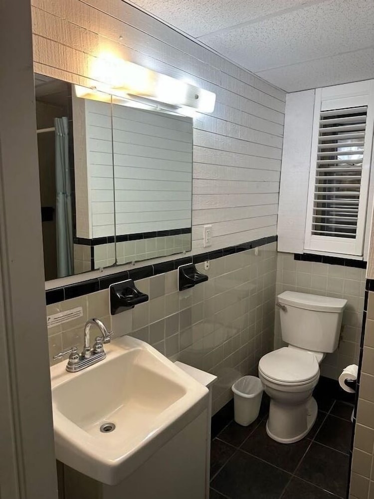 Vineyard Harbor Motel Private Beach - photo 278