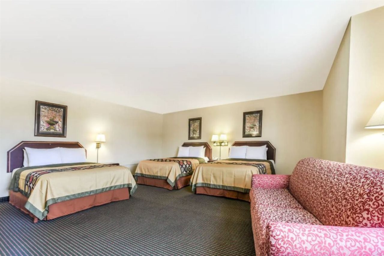 Super 8 by Wyndham Burleson Fort Worth Area - photo 10