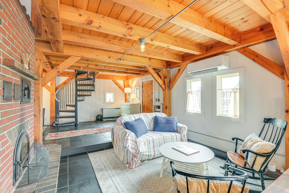 Cozy Pet Friendly Cottage Near Fort Knox and Acadia — 4-Star Luxury Hotel in Penobscot, United States