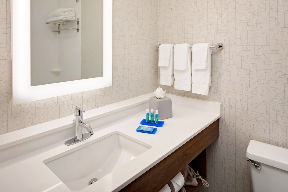 Holiday Inn Express Harrisburg East by IHG - photo 17