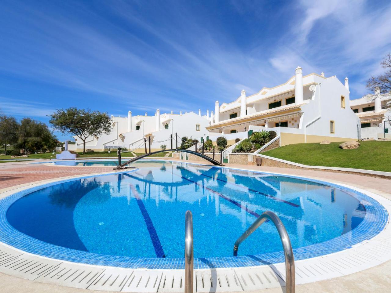 Cozy Townhouse Vila Rafaella2 near São Rafael Beach Albufeira — 4-Star Luxury Hotel in Albufeira, Portugal