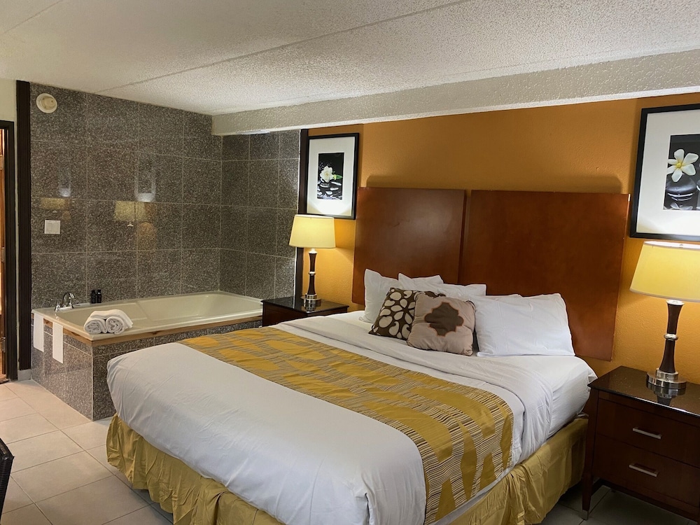Marvin's Garden Inn - photo 19