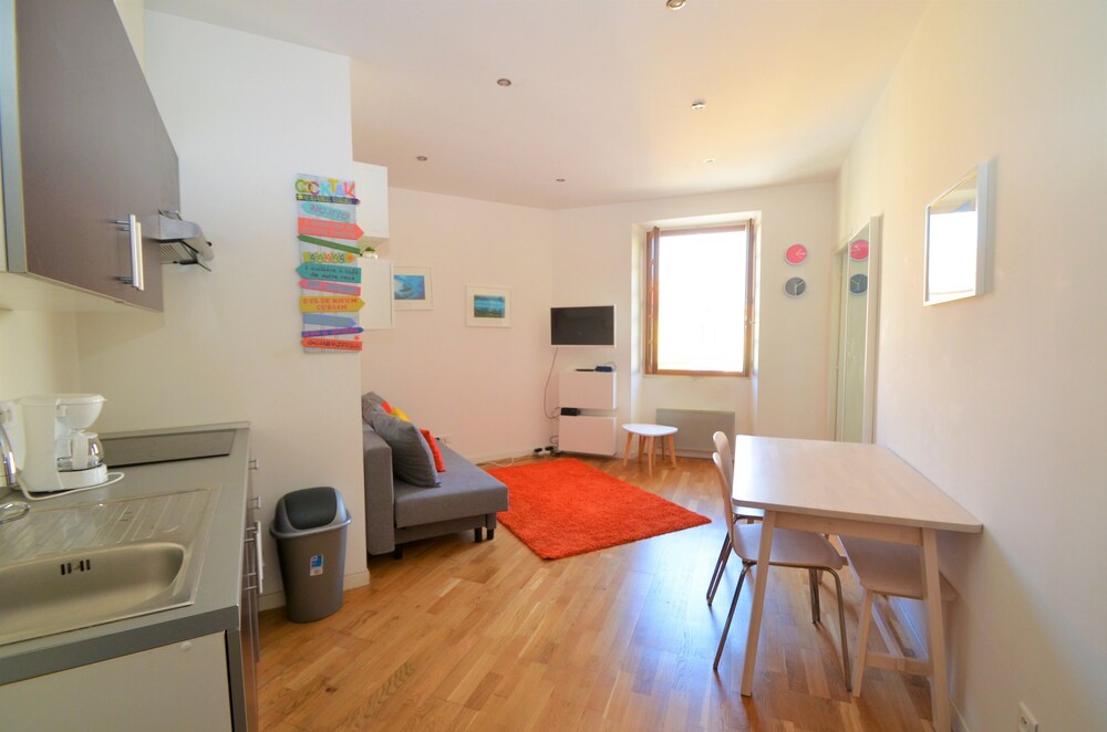 A C Mezzanine Apt 1br 2p Place Garibaldi — 4-Star Luxury Hotel in Nice, France